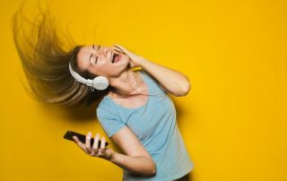 کسب درآمد با گوش دادن به موزیک