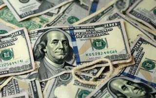 تأثیر نرخ دلار بر تجارت کالاهای لوکس و مصرفی