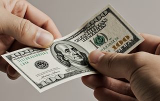 تأثیر تغییرات ساختار اقتصادی بر حواله دلار